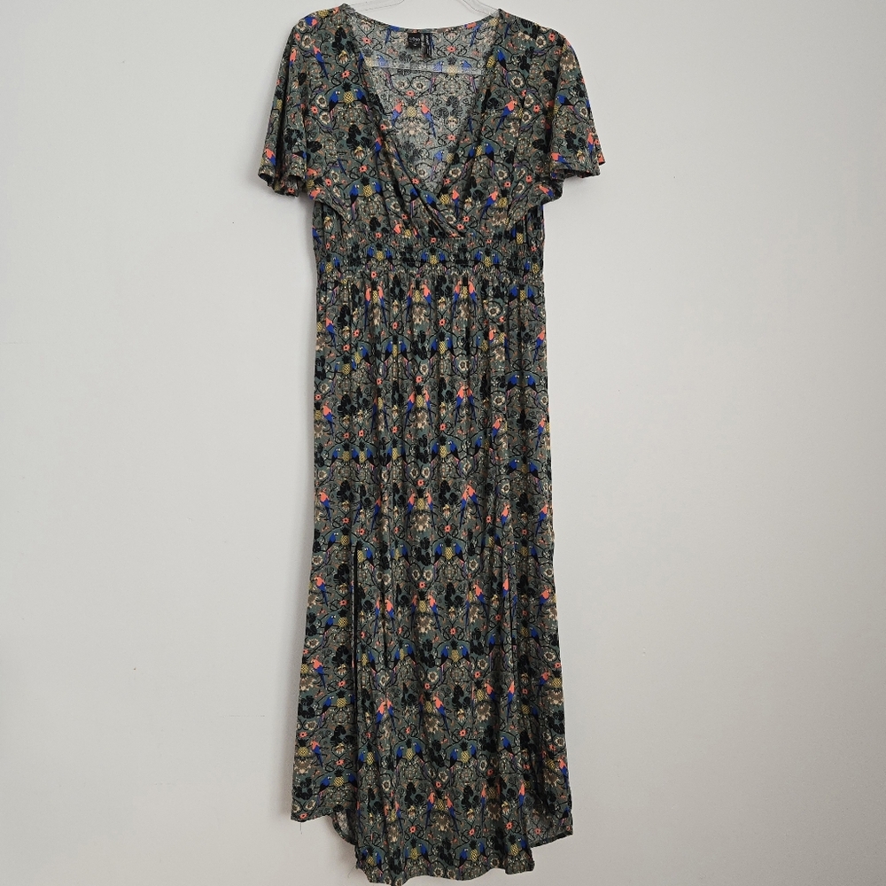 Green V-Neck Printed Dress Size Large